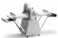 Машина тестораскаточная LAM 610